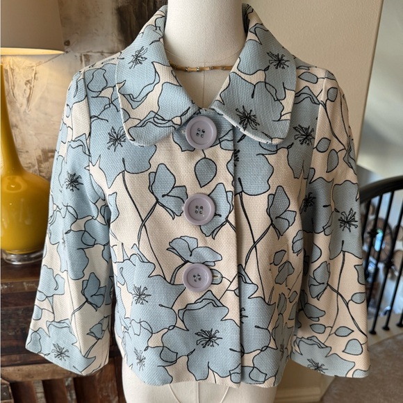 Blue Floral cropped button up jacket with 3/4 sleeves - size S - Picture 2 of 8